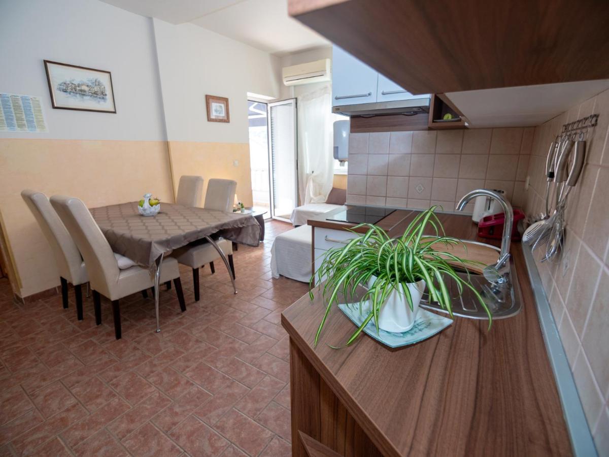 Apartmani Baja Lopar Exteriör bild